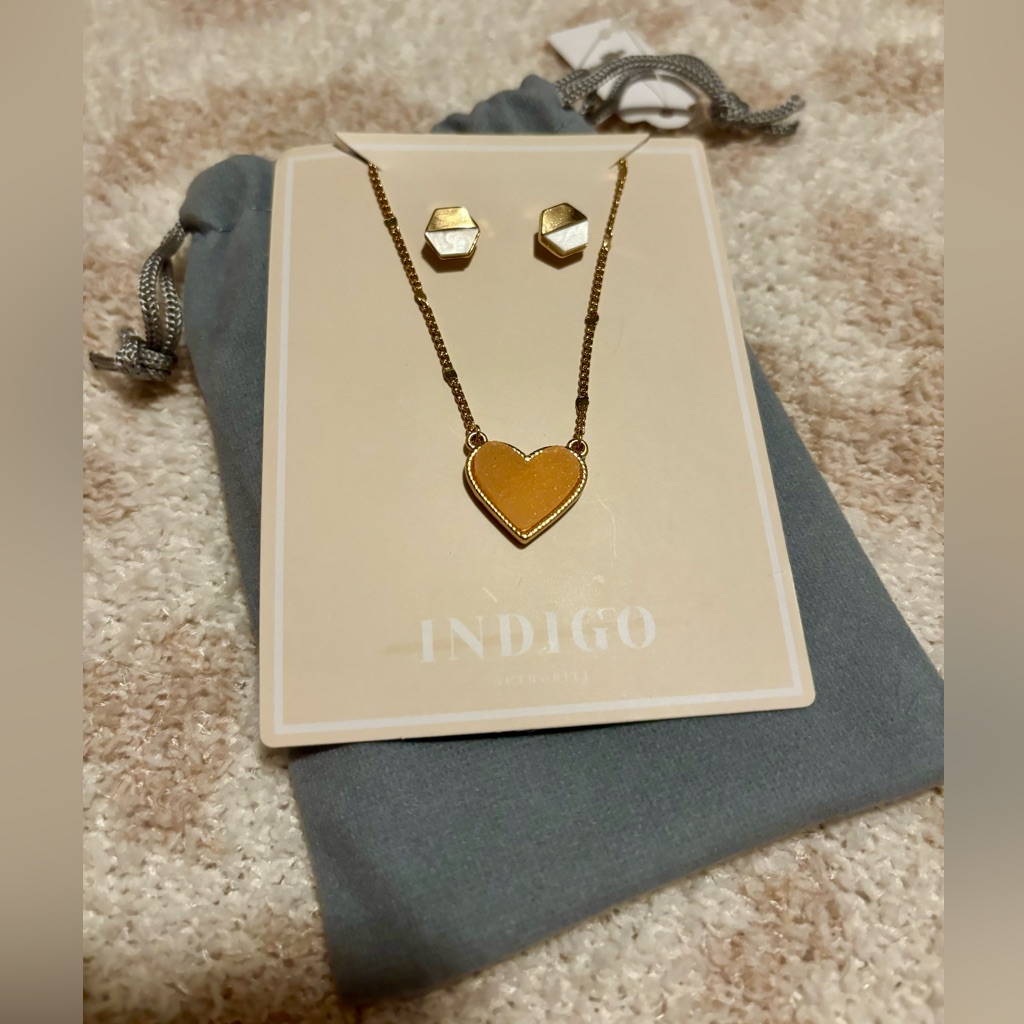 Indigo Authority Elliana Pave Heart Necklace & Earring Set Gold New With Tags